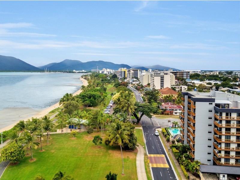 30/249-255 Esplanade, Cairns North QLD 4870