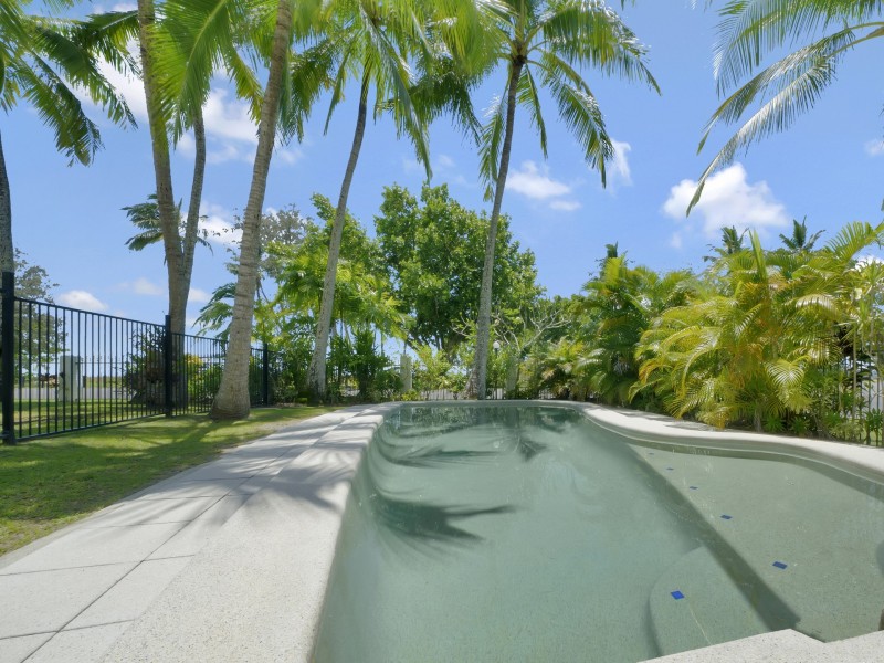 3/35-37 Sims Esplanade, Yorkeys Knob QLD 4878