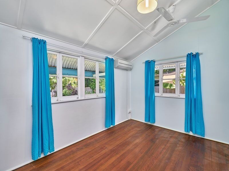 78 Marshall Street, Machans Beach QLD 4878