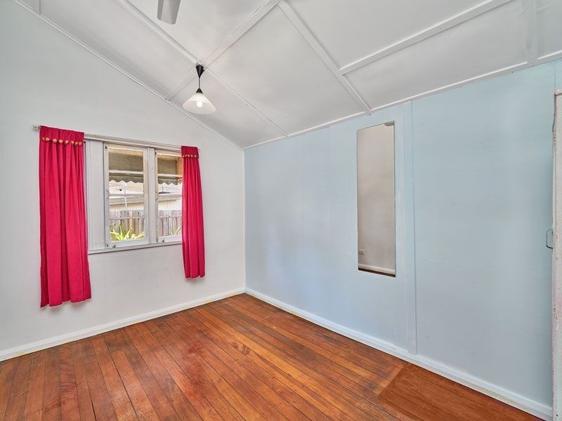 78 Marshall Street, Machans Beach QLD 4878