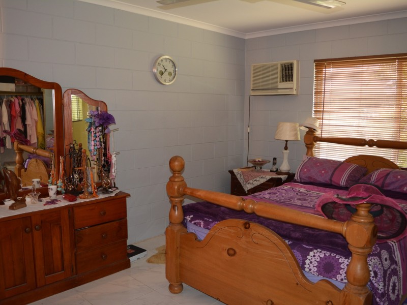 16 Narelle Close, Yorkeys Knob QLD 4878