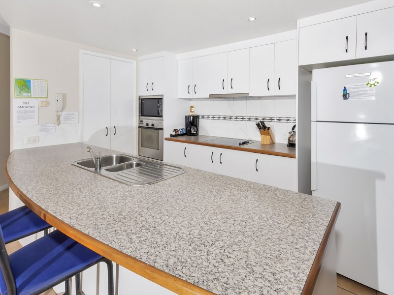 2/77 Sims Esplanade, Yorkeys Knob QLD 4878