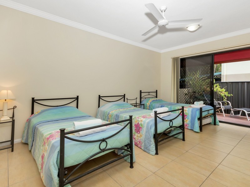 2/77 Sims Esplanade, Yorkeys Knob QLD 4878