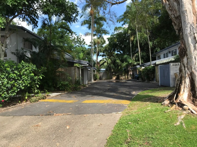 2/21-23 Bouganvillea Street, Holloways Beach QLD 4878