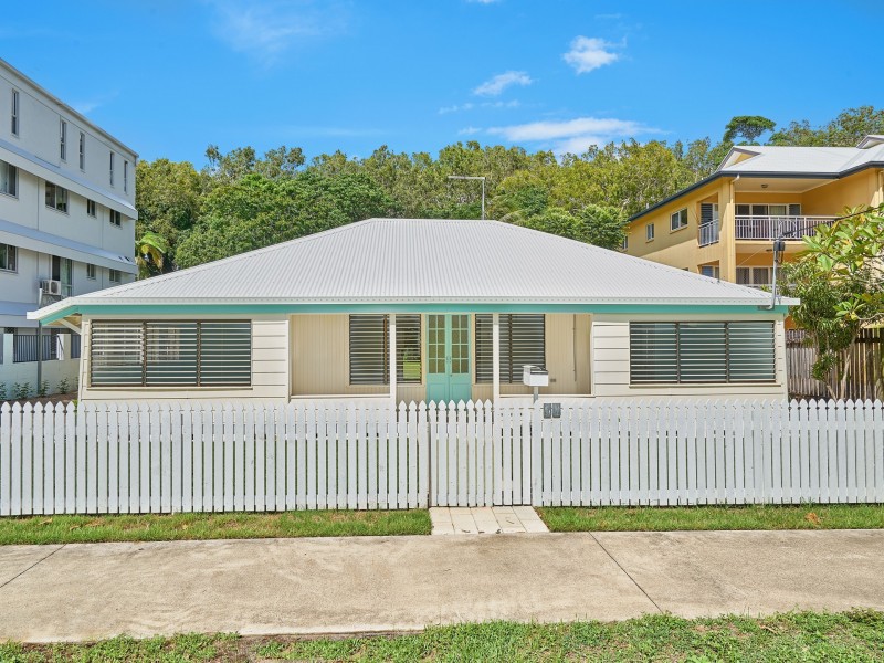 59 Sims Esplanade, Yorkeys Knob QLD 4878