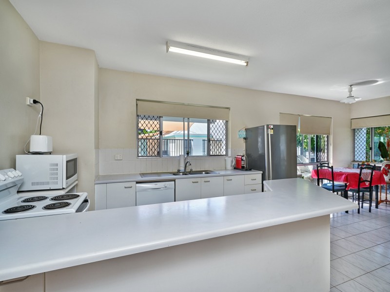 2/57 Sims Esplanade, Yorkeys Knob QLD 4878