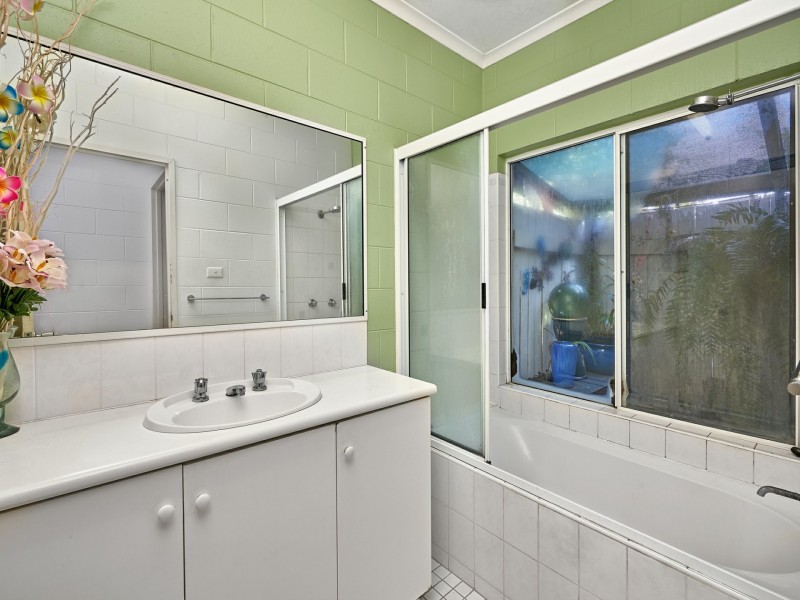 18 Morgan Street, Yorkeys Knob QLD 4878