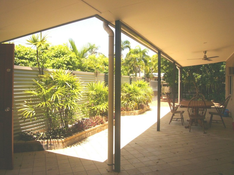 17 Morgan Street, Yorkeys Knob QLD 4878