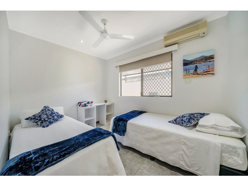 32 Derby Street, Yorkeys Knob QLD 4878