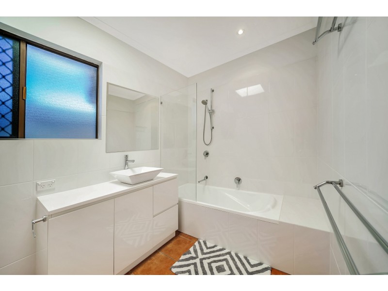 32 Derby Street, Yorkeys Knob QLD 4878