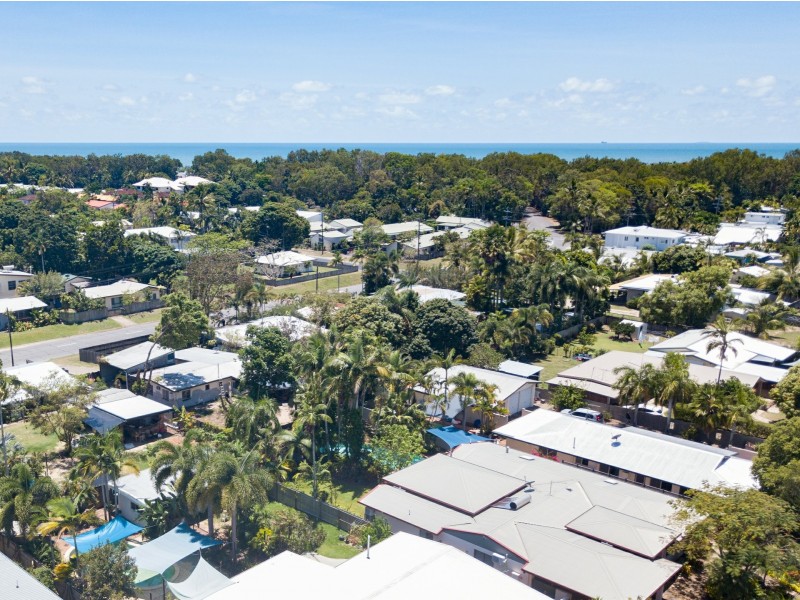 32 Derby Street, Yorkeys Knob QLD 4878