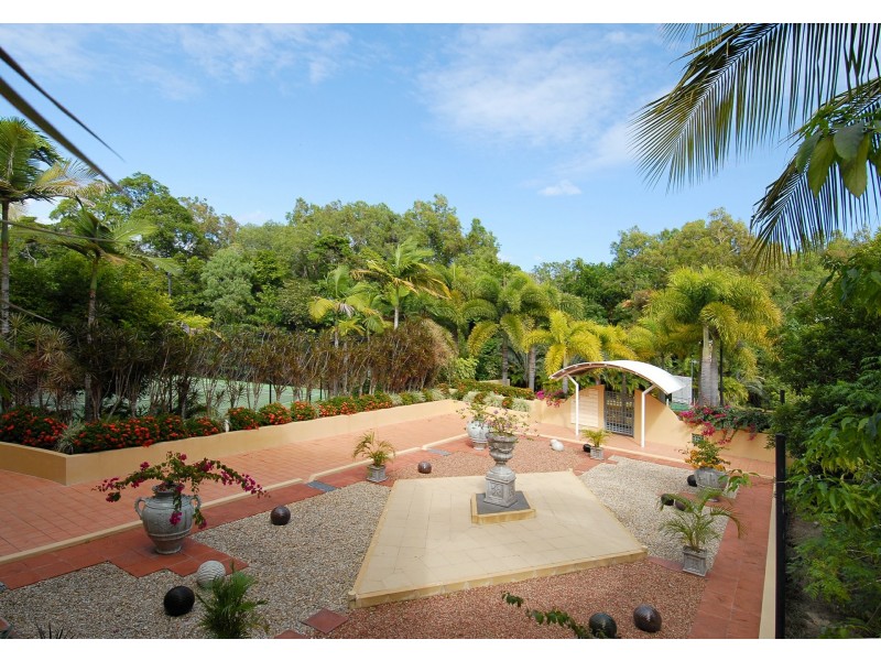 16/2-4 Deauville Close, Yorkeys Knob QLD 4878