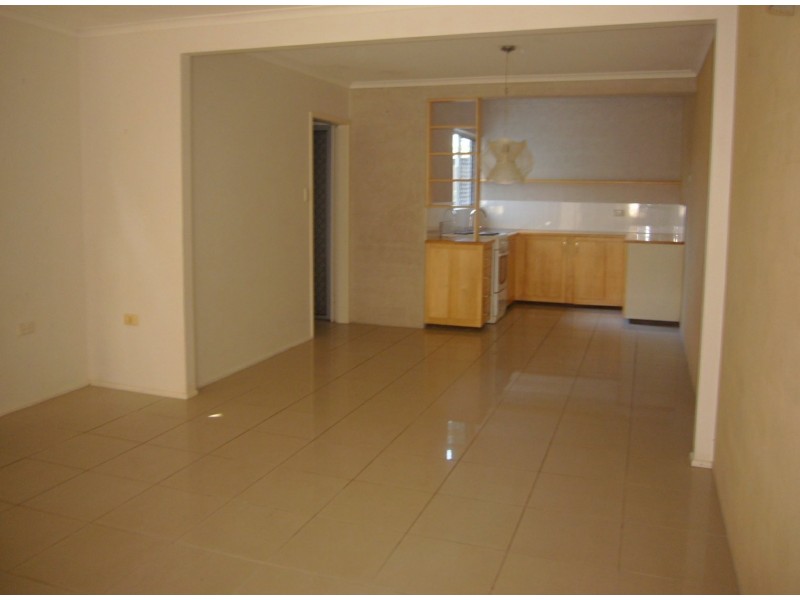 2/21 Bouganvillea Street, Holloways Beach QLD 4878