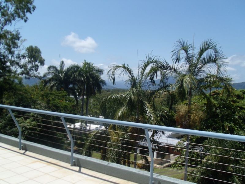 11/16-20 Ray Street HALF MOON BAY TERRA, Yorkeys Knob QLD 4878