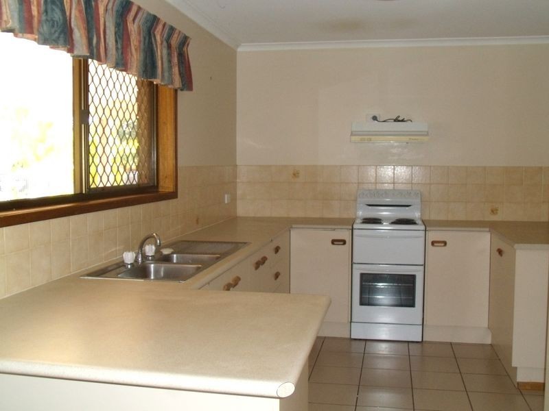 1 Roslyn Close, Yorkeys Knob QLD 4878