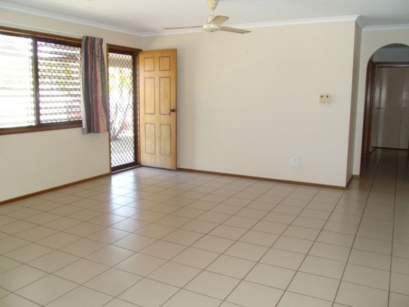 1 Roslyn Close, Yorkeys Knob QLD 4878