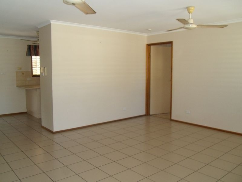 1 Roslyn Close, Yorkeys Knob QLD 4878