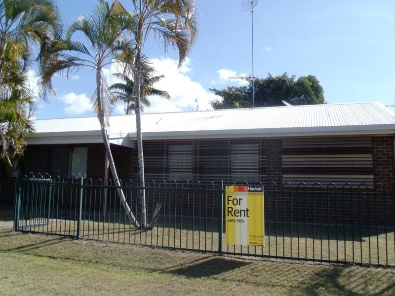 1 Roslyn Close, Yorkeys Knob QLD 4878