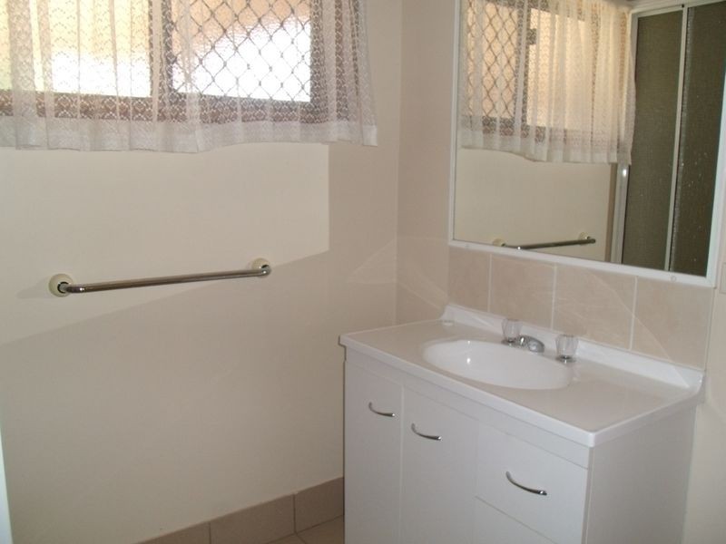 1 Roslyn Close, Yorkeys Knob QLD 4878