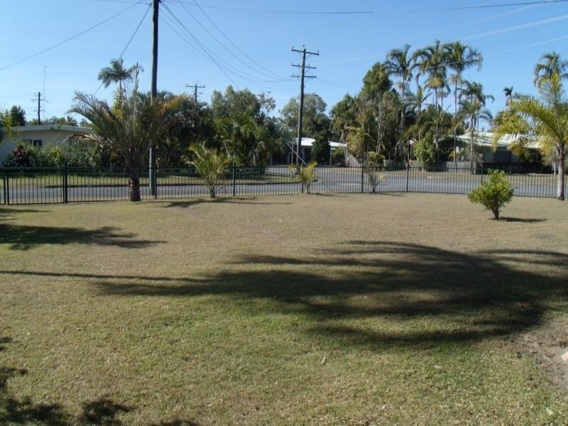 1 Roslyn Close, Yorkeys Knob QLD 4878