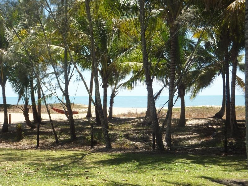 3/27 Sims Esplanade, Yorkeys Knob QLD 4878