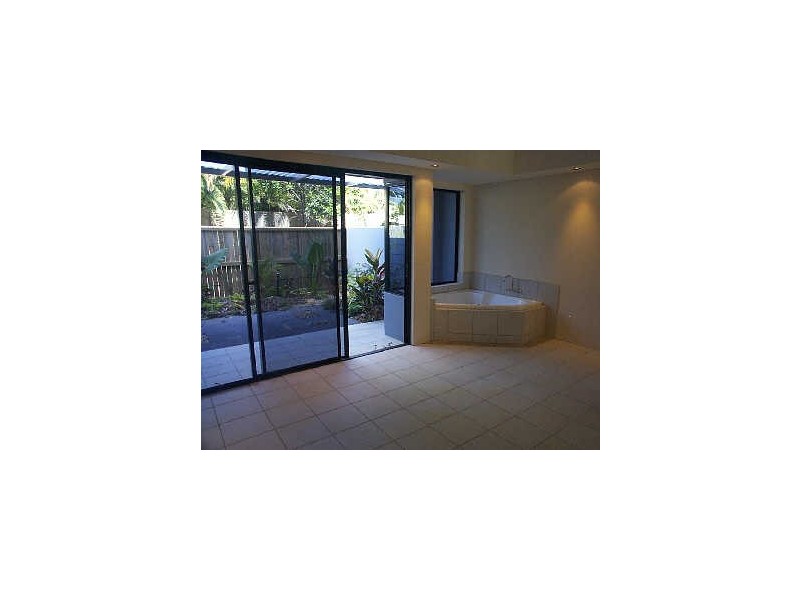1/22-24 Oyster Court, Trinity Beach QLD 4879