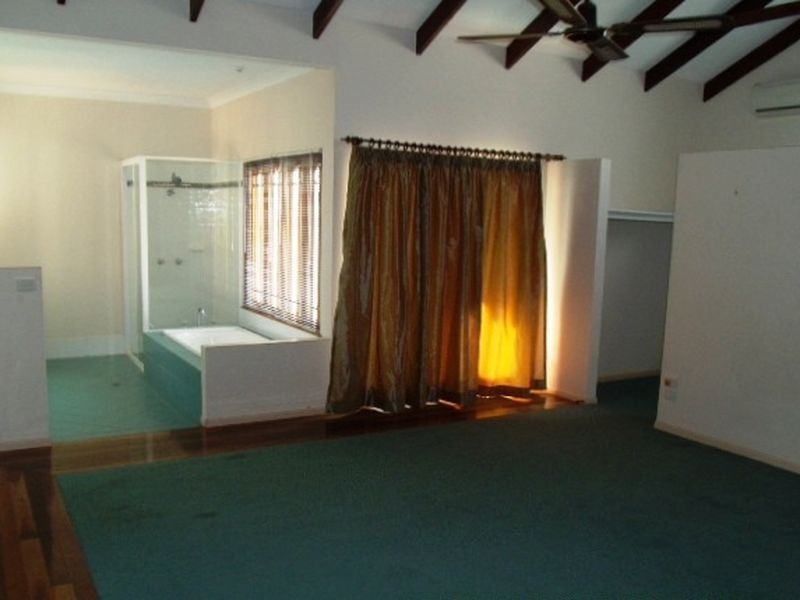 Yorkeys Knob QLD 4878