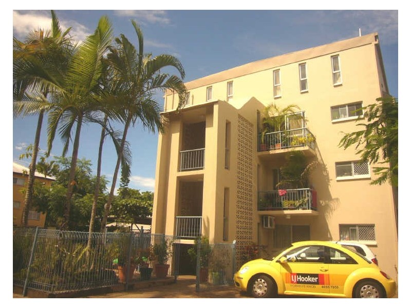 2/57 Sims Esplanade, Yorkeys Knob QLD 4878