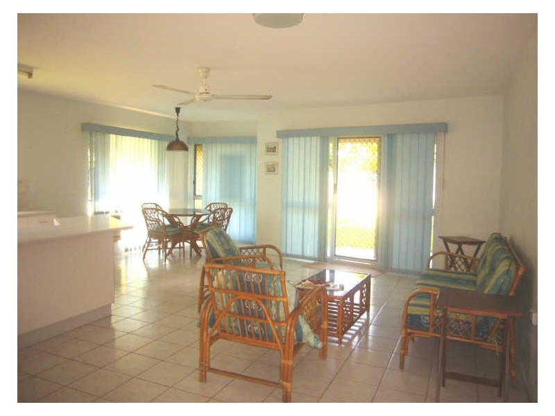 2/57 Sims Esplanade, Yorkeys Knob QLD 4878