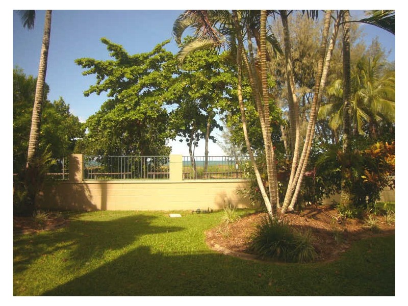 2/57 Sims Esplanade, Yorkeys Knob QLD 4878