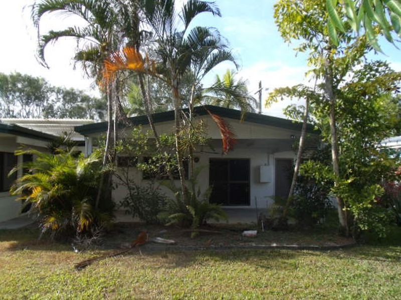 42 Madang Street, Trinity Beach QLD 4879