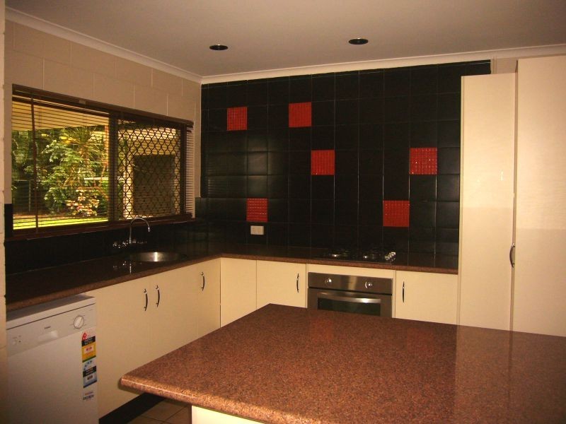42 Madang Street, Trinity Beach QLD 4879