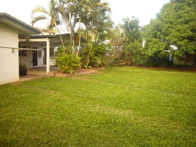 42 Madang Street, Trinity Beach QLD 4879