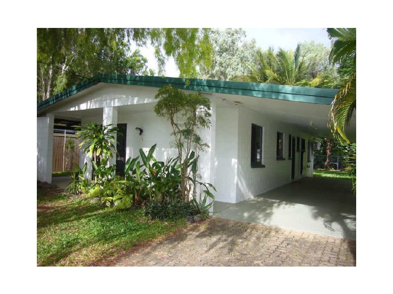 16 Oleander Street, Holloways Beach QLD 4878