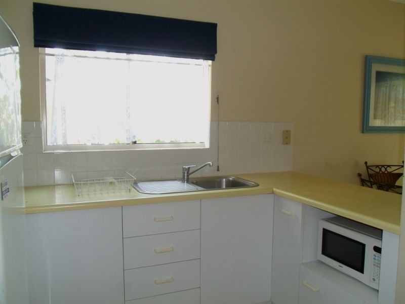 14/129 Oleander Street, Holloways Beach QLD 4878