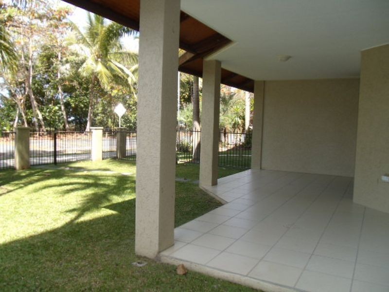 1/73 Sims Esplanade, Yorkeys Knob QLD 4878