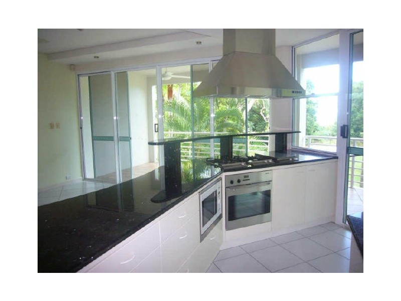 12/2 Deauville Close, Yorkeys Knob QLD 4878