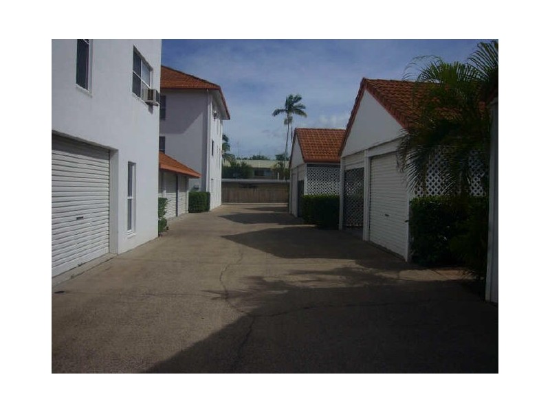 8/7 Boden St, Yorkeys Knob QLD 4878