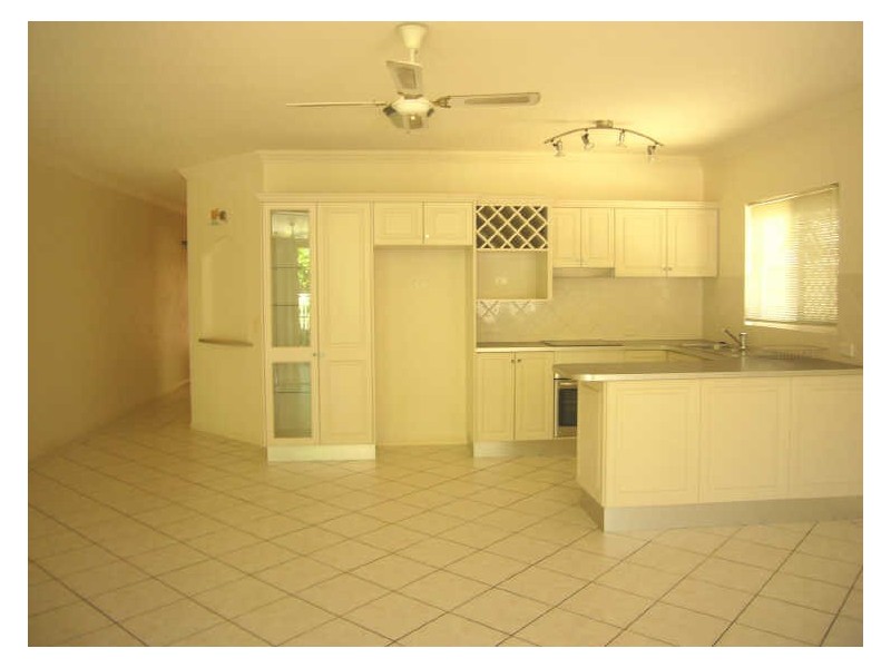 2/27 Sims Esplanade, Yorkeys Knob QLD 4878