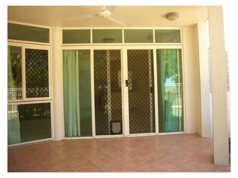 2/27 Sims Esplanade, Yorkeys Knob QLD 4878