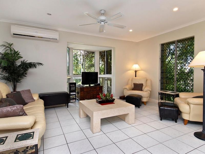 3 Oliva Street, Palm Cove QLD 4879