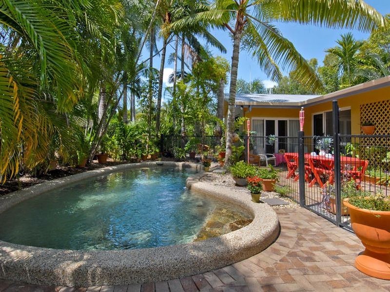3 Oliva Street, Palm Cove QLD 4879