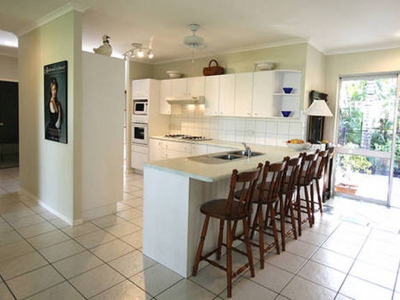 3 Oliva Street, Palm Cove QLD 4879