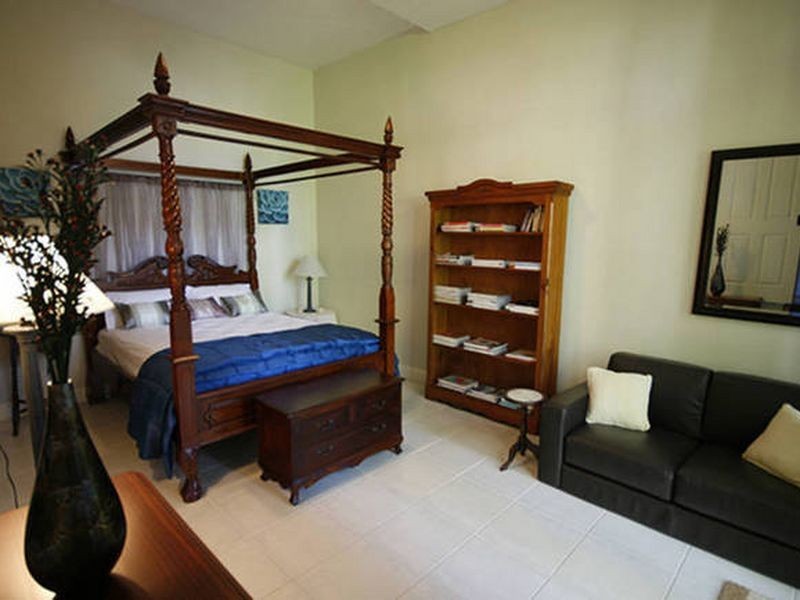 3 Oliva Street, Palm Cove QLD 4879