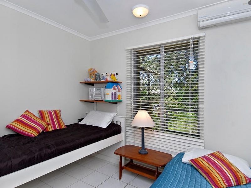 3 Oliva Street, Palm Cove QLD 4879