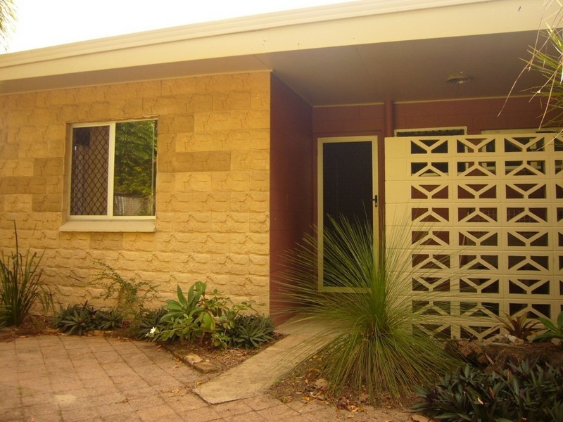 7(1) Golf Street, Yorkeys Knob QLD 4878