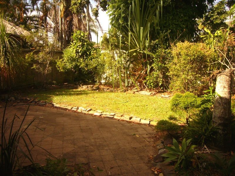 7(1) Golf Street, Yorkeys Knob QLD 4878