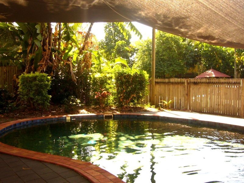 2/21 Bouganvillea Street, Holloways Beach QLD 4878