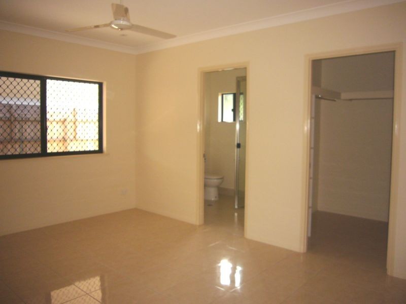 12 Norfolk Close, Holloways Beach QLD 4878