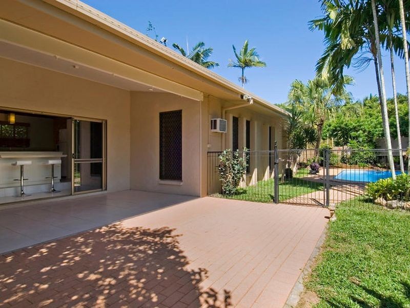3 Roslyn Close, Yorkeys Knob QLD 4878